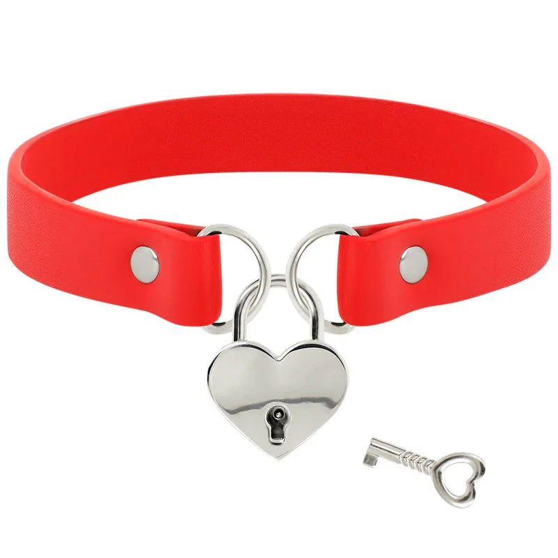 COQUETTE CHIC DESIRE - COLLAR CUERO VEGANO ROJO ACCESORIO CORAZÓN CON LLAVE - Nuvica