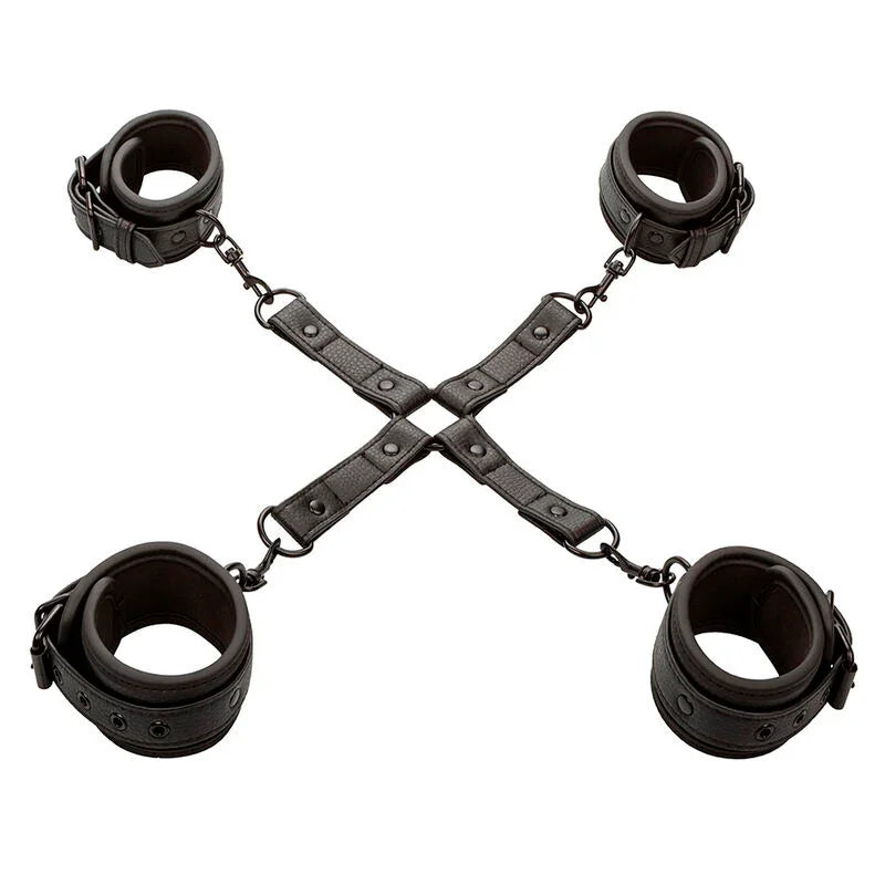 CALEXOTICS - NOCTURNAL CONECTOR HOG TIE CUERO AJUSTABLE NEGRO - Nuvica