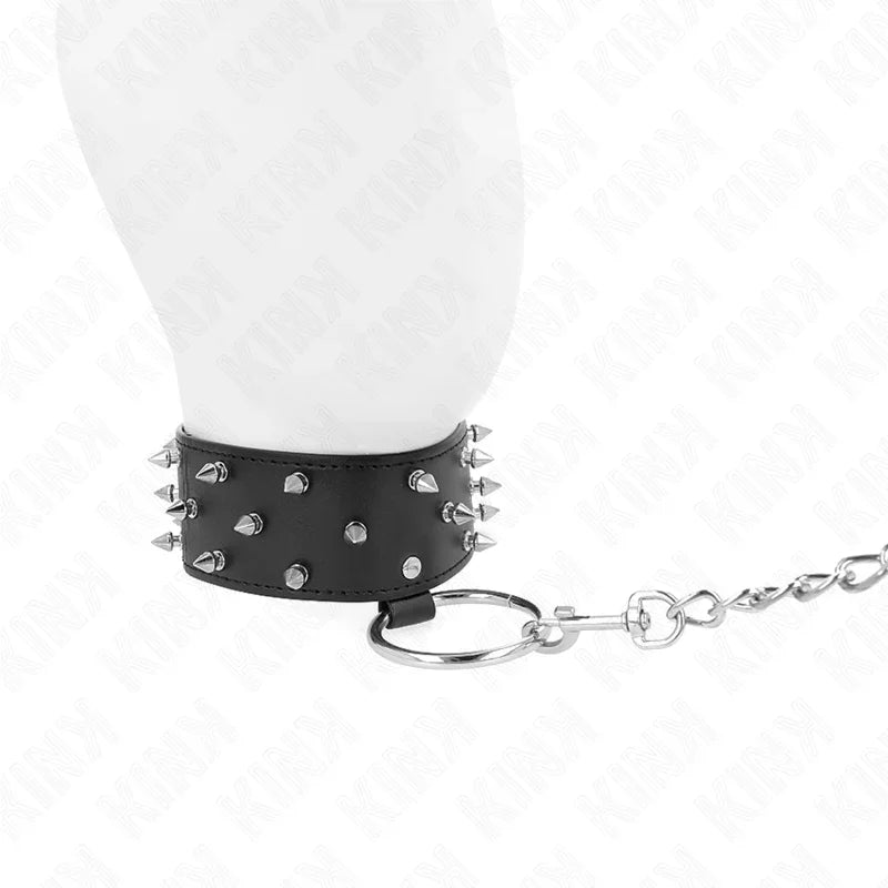 KINK - COLLAR CON CORREA 65 CM CON TACHUELAS PLATEADAS MODELO 5 AJUSTABLE 36-43 CM X 5 CM - Nuvica