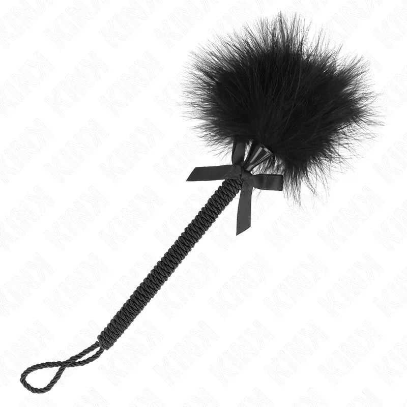 KINK - MASAJEADOR DE CUERDA DE NAILON CON PLUMAS PARA COSQUILLAS Y LAZO NEGRO 25 CM - Nuvica