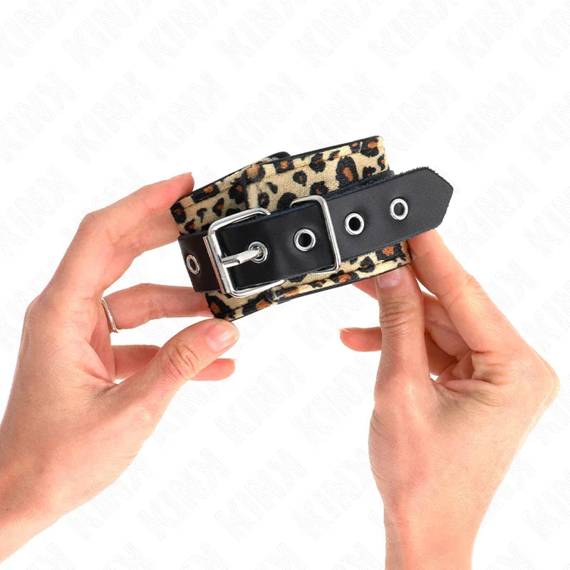 KINK - MUÑEQUERAS DE CUERO ESTILO LEOPARDO AJUSTABLE 18-29 CM X 5.5 CM - Nuvica