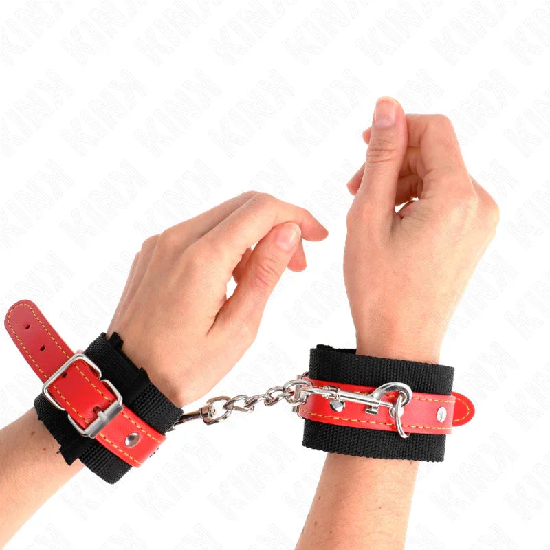 KINK - MUÑEQUERAS DE NYLON NEGRO CON CORREA POLIPIEL ROJO AJUSTABLE 19-24 CM X 5.5 CM - Nuvica