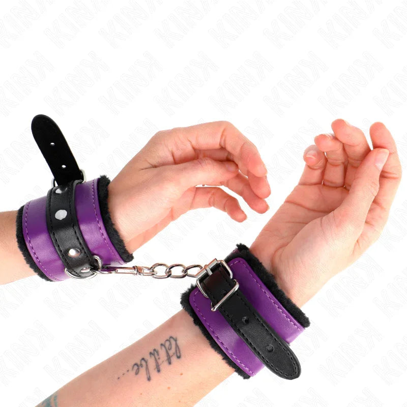 KINK - MUÑEQUERAS FORRADAS PREMIUM NEGRO CON CORREA VIOLETA / NEGRO AJUSTABLE 17-29 CM X 6 CM - Nuvica