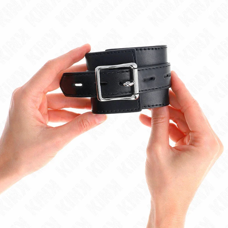 KINK - MUÑEQUERAS NEGRO CON CORREA NEGRO AJUSTABLE 17-28 CM X 6 CM - Nuvica