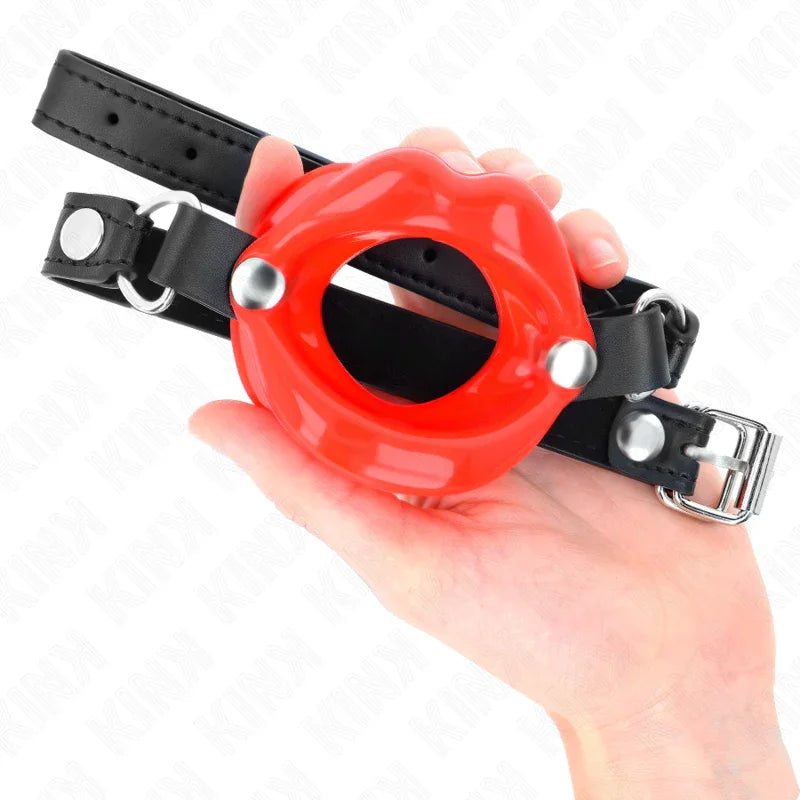 KINK - MORDAZA LABIAL 8 CM CON CORREA DE POLIPIEL ROJO 63 x 2 CM AJUSTABLE 39-58 CM - Nuvica