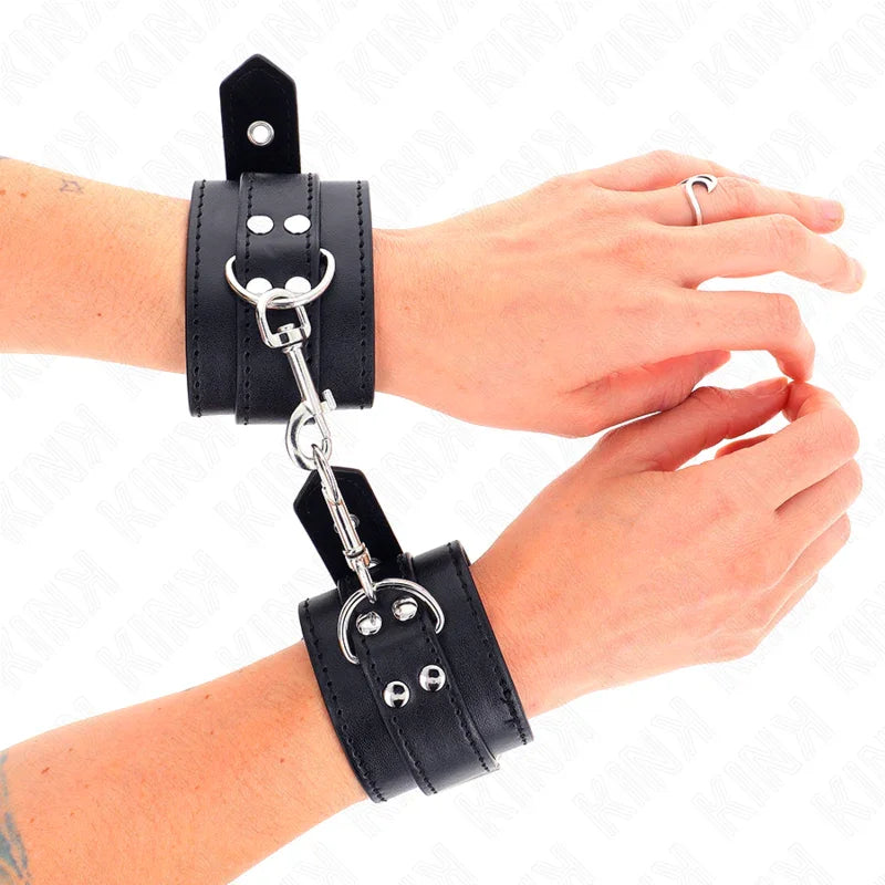 KINK - MUÑEQUERAS CON TACHUELAS NEGRO 35 X 6 CM - Nuvica