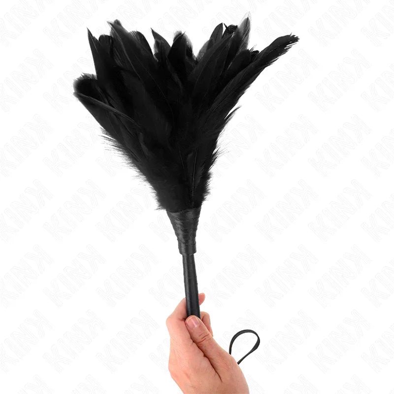 KINK - PLUMAS DE POLLO PARA COSQUILLAS CON FORMA CUERNO DE CRIADA NEGRO 36 CM - Nuvica