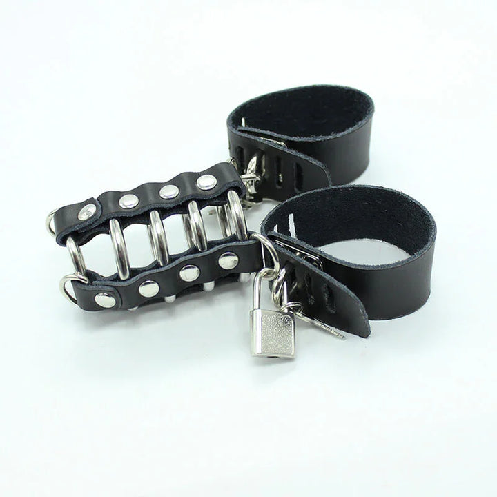 OHMAMA FETISH - JAULA PENE CON ANILLAS METALICAS Y CORREAS PIEL - Nuvica