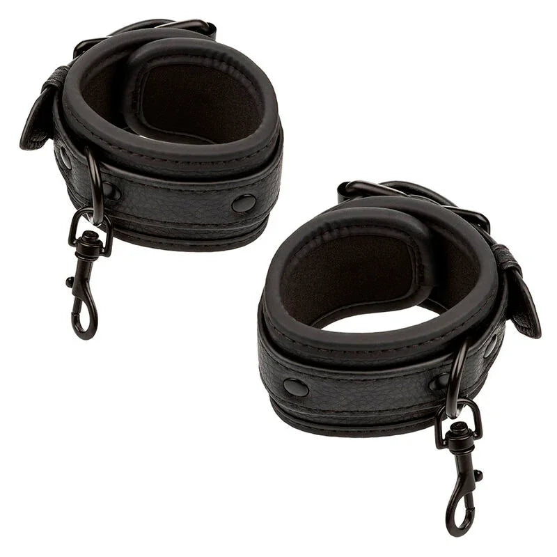 CALEXOTICS - NOCTURNAL CONECTOR HOG TIE CUERO AJUSTABLE NEGRO - Nuvica
