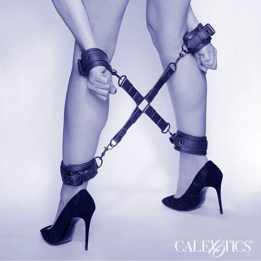 CALEXOTICS - NOCTURNAL CONECTOR HOG TIE CUERO AJUSTABLE NEGRO - Nuvica