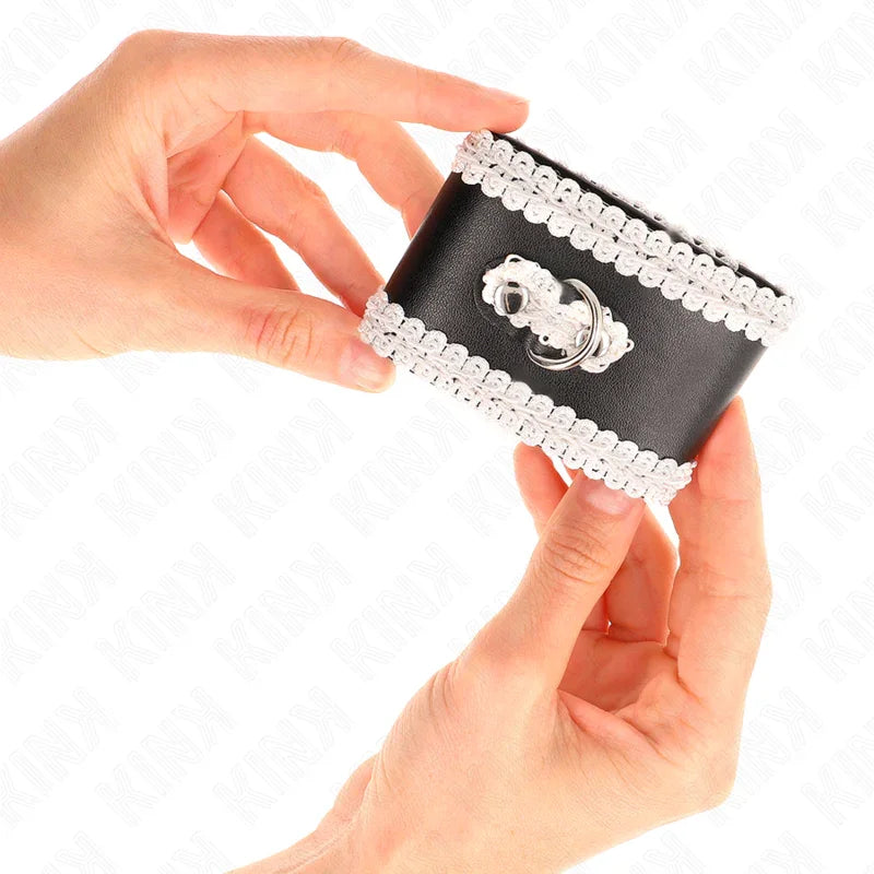 KINK - MUÑEQUERAS NEGRO CON ENCAJE DECORATIVO BLANCO AJUSTABLE 20-23 CM X 5.5 CM - Nuvica