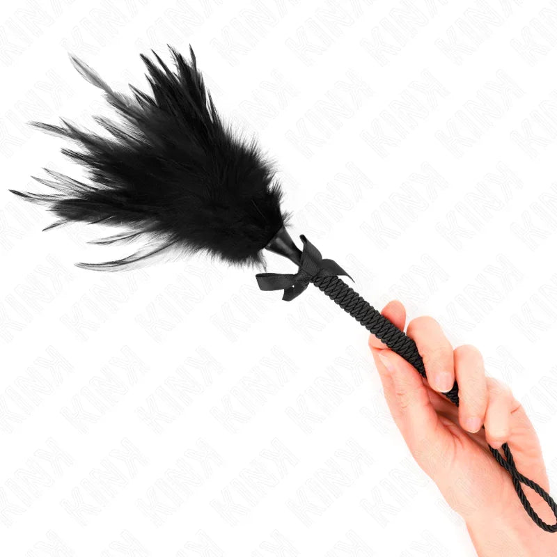 KINK - PLUMAS DE COSQUILLEO POLLO JUGUETÓN 35 CM - Nuvica
