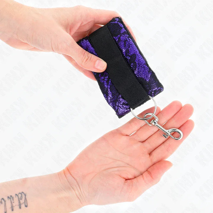 KINK - MUÑEQUERAS CORTAS DE ENCAJE TERCIOPELO Y UNIÓN DE NYLON VIOLETA/NEGRO 23 X 6.5 CM - Nuvica