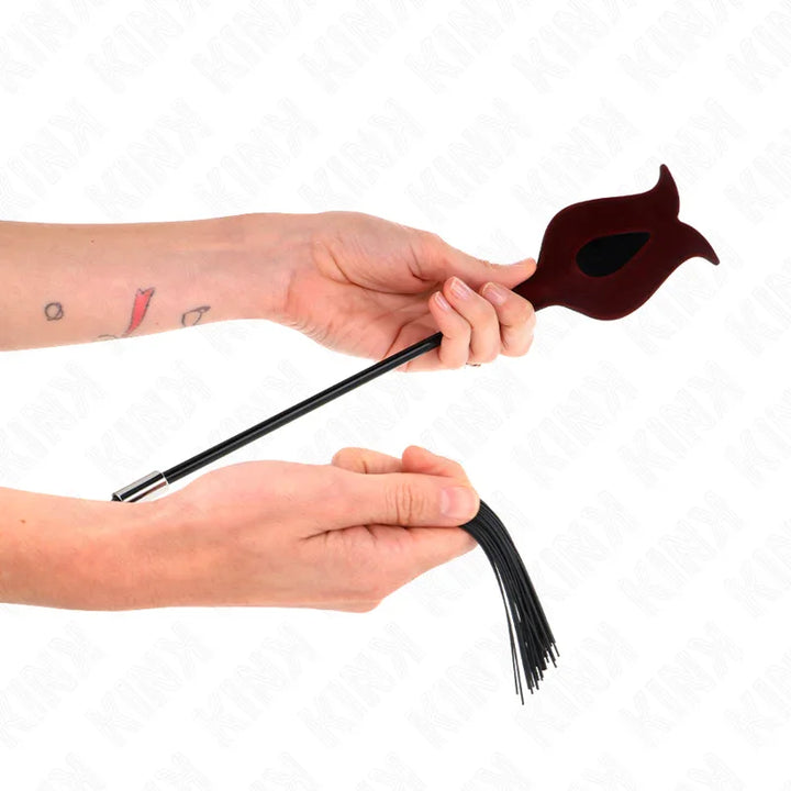 KINK - LÁTIGO DE BORLA DE SILICONA CON FORMA DE ROSA 45 CM - Nuvica